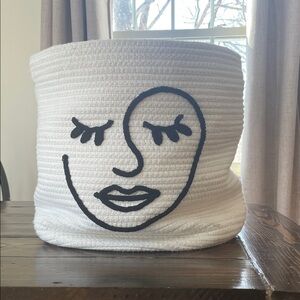 Face Design White Minimalist Woven Storage Basket